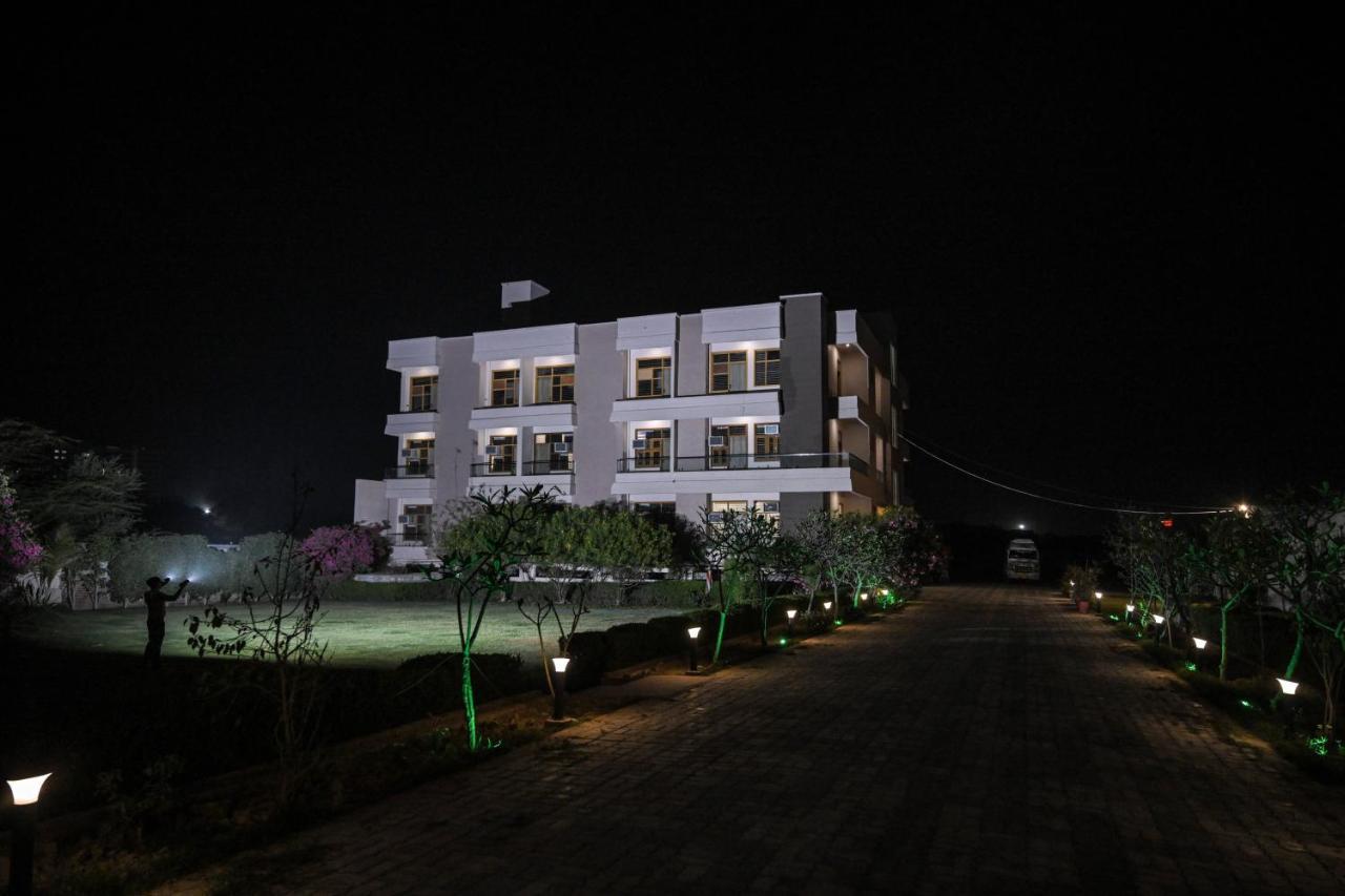 The Govindam Resort Vrindāvan 外观 照片